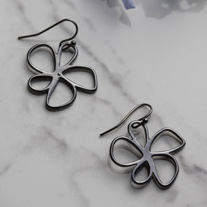 THSE1060: Black: Floral Earrings