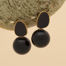 Load image into Gallery viewer, THSE1068: Black: Pretty Pearl Earrings
