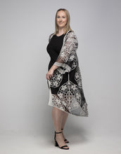 Load image into Gallery viewer, THSK1066: Black: Floral Lace Kimono
