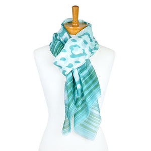 THSS2339: Green: Animal Border Scarf