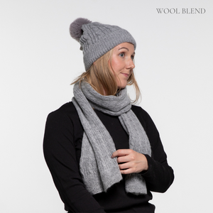 THSS2436: Grey: Cable Rib Scarf